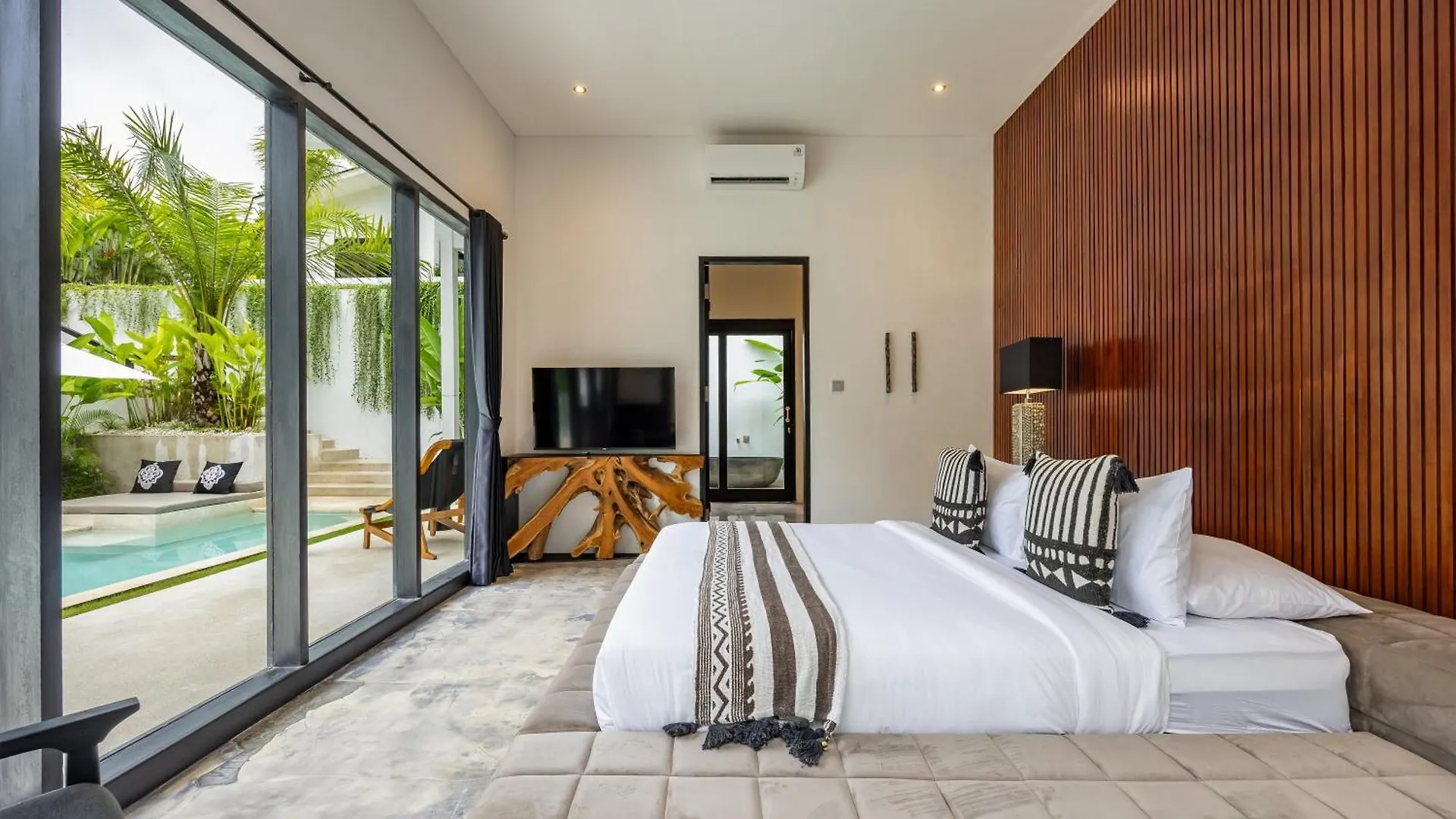 Mansion Las Puertas De La Selva Ubud Villa